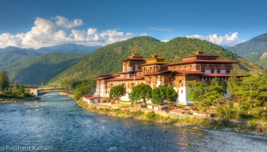 24 Beautiful Photographs of Bhutan’s Monks, People and Landscapes