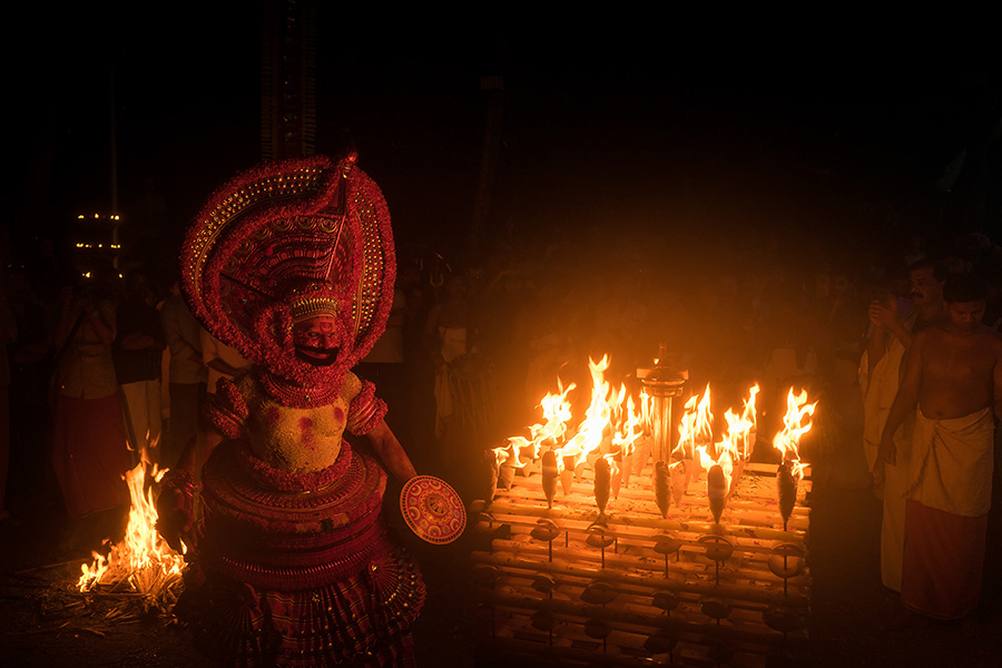 Theyyam: when the gods come down... - Darter Photography